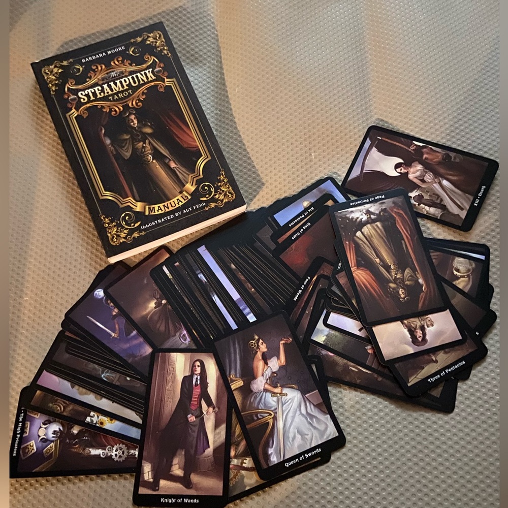 Steampunk Tarot cards /Book